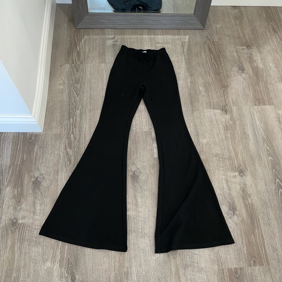 Brand new with tag, black flared pant, size XS🙂 - Picture 1 of 3